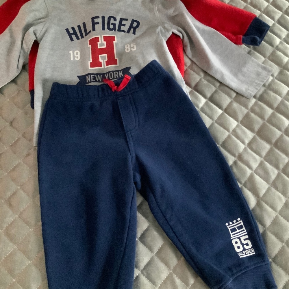 Tommy Hilfiger Set - Picture 3 of 4